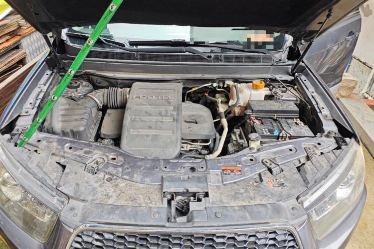 Used Chevrolet Captiva 2014 2.4L 4x4 Flagship Edition 7 Seats Engine Bay