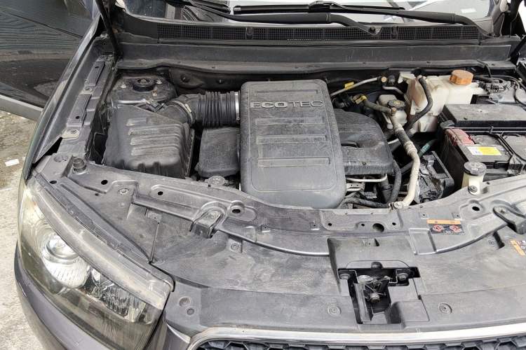Used Chevrolet Captiva 2014 2.4L 4x4 Flagship Edition 7 Seats Engine Bay Right