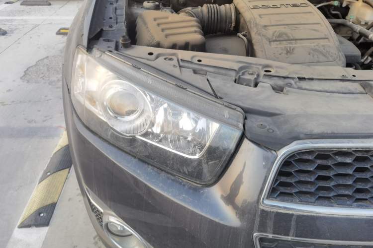 Used Chevrolet Captiva 2014 2.4L 4x4 Flagship Edition 7 Seats Engine Bay Right