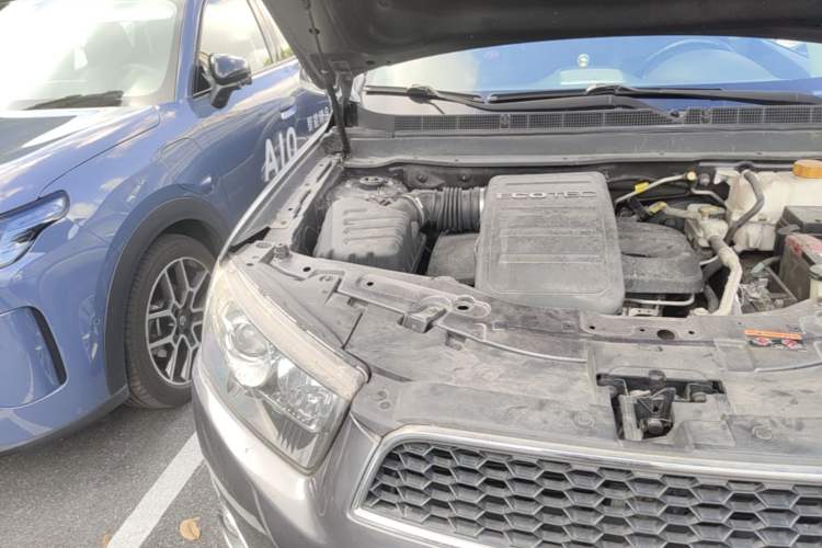 Used Chevrolet Captiva 2014 2.4L 4x4 Flagship Edition 7 Seats Engine Bay Right