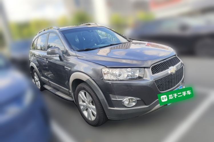 Used Chevrolet Captiva 2014 2.4L 4x4 Flagship Edition 7 Seats Front Right 45 Deg