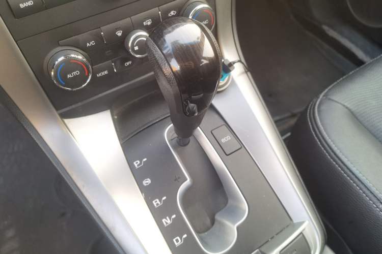 Used Chevrolet Captiva 2014 2.4L 4x4 Flagship Edition 7 Seats Gear Lever