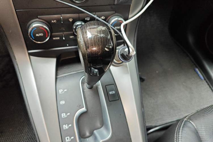 Used Chevrolet Captiva 2014 2.4L 4x4 Flagship Edition 7 Seats Gear Lever