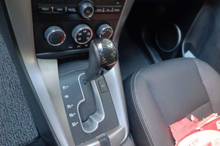 Used Chevrolet Captiva 2014 2.4L Two-Wheel Drive Urban Version 7 Seats Gear Lever