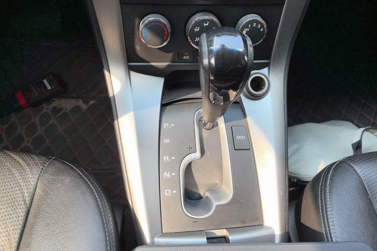 Used Chevrolet Captiva 2014 2.4L Two-Wheel Drive Urban Version 7 Seats Gear Lever