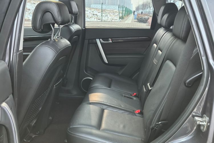 Used Chevrolet Captiva 2014 2.4L 4x4 Flagship Edition 7 Seats Interior 6