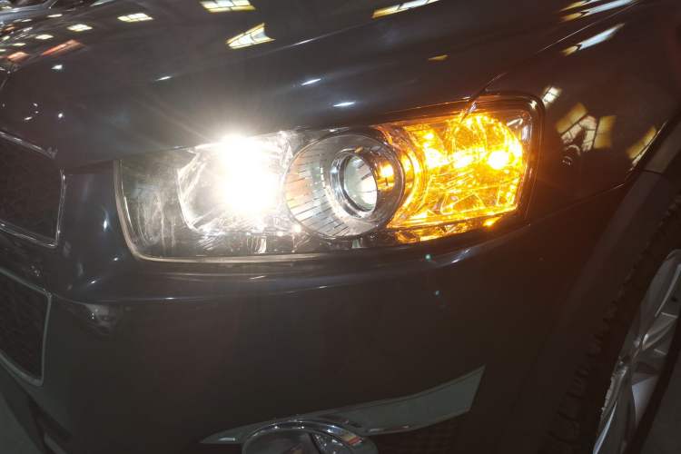 Used Chevrolet Captiva 2014 2.4L 4x4 Flagship Edition 7 Seats Left Front Headlight