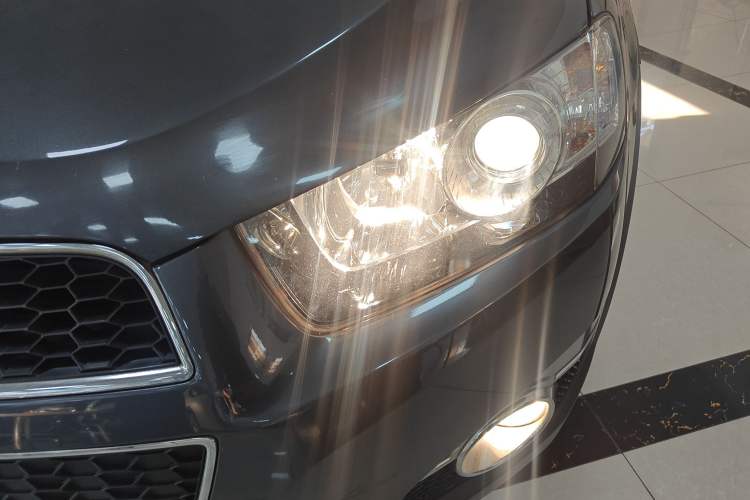 Used Chevrolet Captiva 2014 2.4L 4x4 Flagship Edition 7 Seats Left Front Headlight