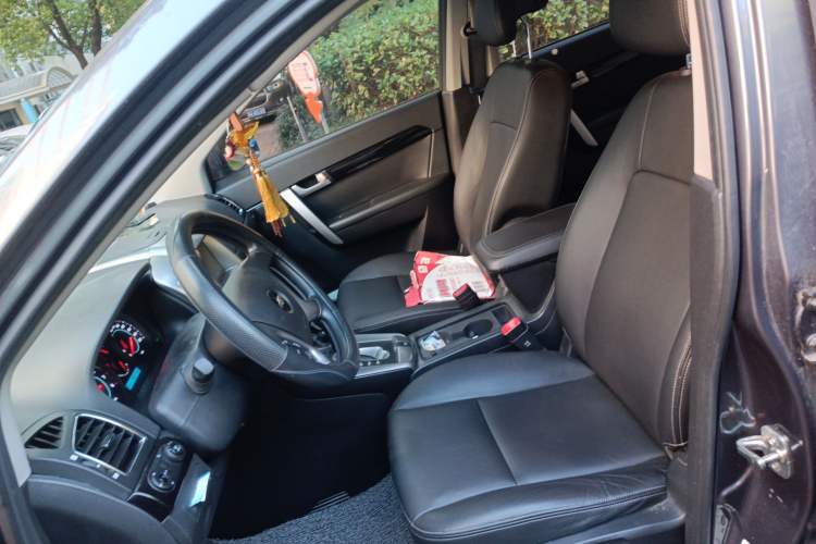 Used Chevrolet Captiva 2014 2.4L Two-Wheel Drive Urban Version 7 Seats Left Front Seat
