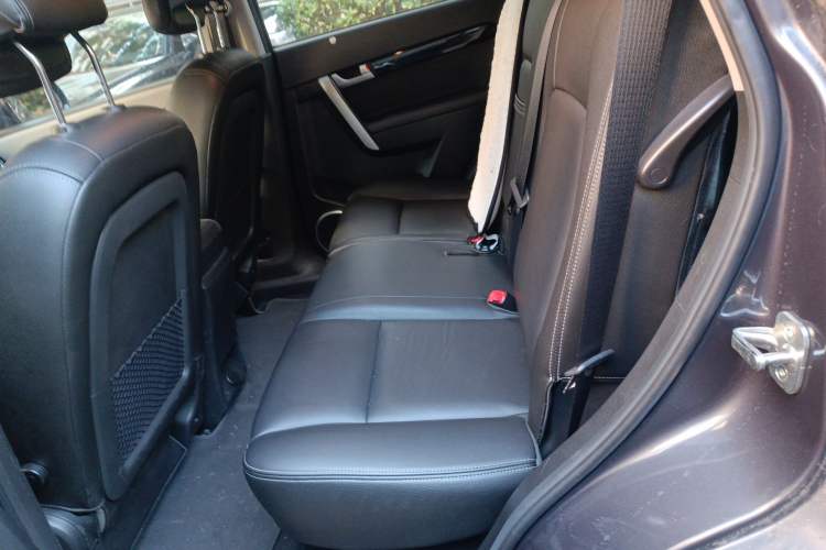 Used Chevrolet Captiva 2014 2.4L Two-Wheel Drive Urban Version 7 Seats Left Rear Seat