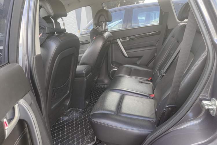 Used Chevrolet Captiva 2014 2.4L 4x4 Flagship Edition 7 Seats Left Rear Seat
