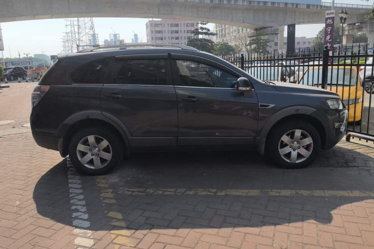 Used Chevrolet Captiva 2014 2.4L Two-Wheel Drive Urban Version 7 Seats Left Side
