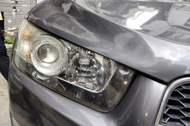 Used Chevrolet Captiva 2014 2.4L 4x4 Flagship Edition 7 Seats Right Front Headlight