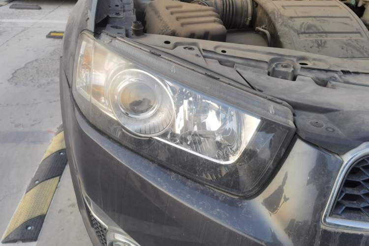 Used Chevrolet Captiva 2014 2.4L 4x4 Flagship Edition 7 Seats Right Front Headlight