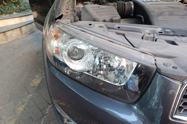 Used Chevrolet Captiva 2014 2.4L Two-Wheel Drive Urban Version 7 Seats Right Front Headlight