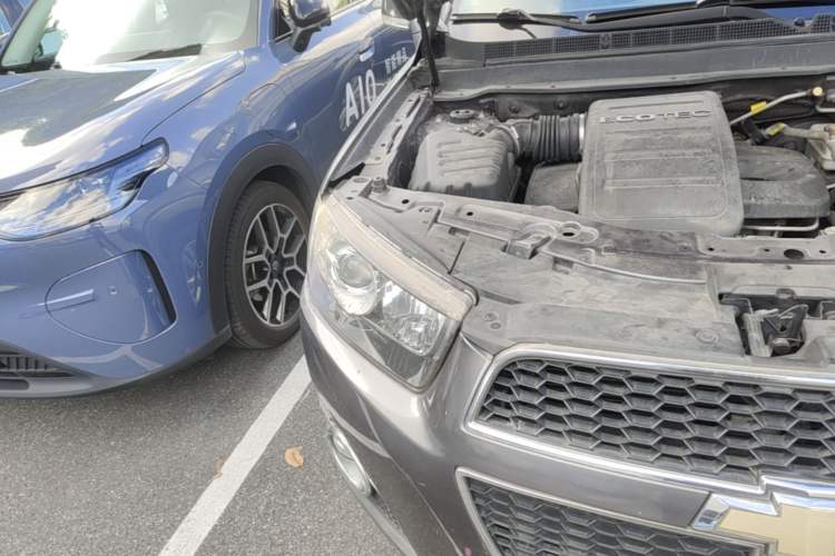 Used Chevrolet Captiva 2014 2.4L 4x4 Flagship Edition 7 Seats Right Front Headlight