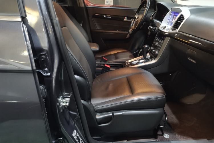 Used Chevrolet Captiva 2014 2.4L 4x4 Flagship Edition 7 Seats Right Front Seat