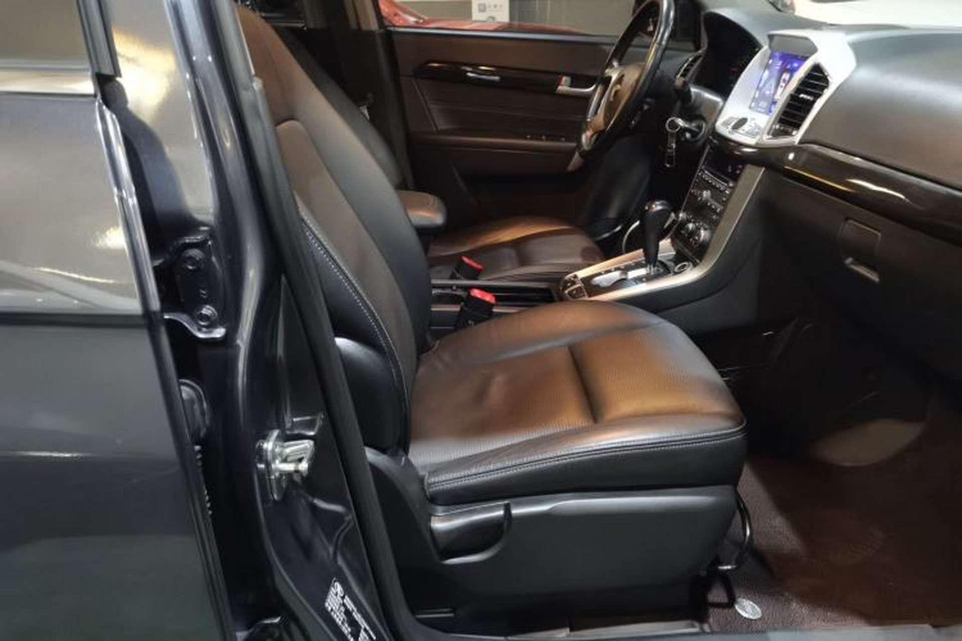 Used Chevrolet Captiva 2014 2.4L 4x4 Flagship Edition 7 Seats Right Front Seat