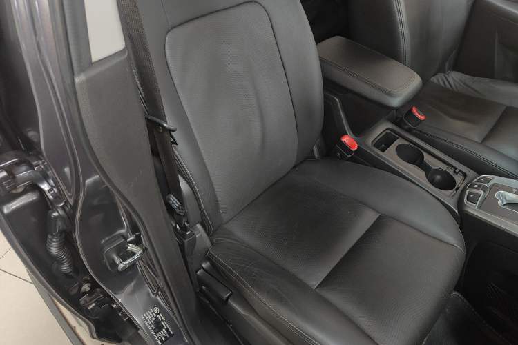Used Chevrolet Captiva 2014 2.4L 4x4 Flagship Edition 7 Seats Right Front Seat