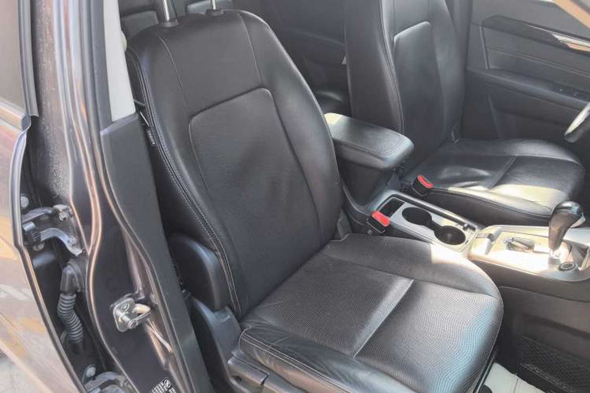 Used Chevrolet Captiva 2014 2.4L Two-Wheel Drive Urban Version 7 Seats Right Front Seat