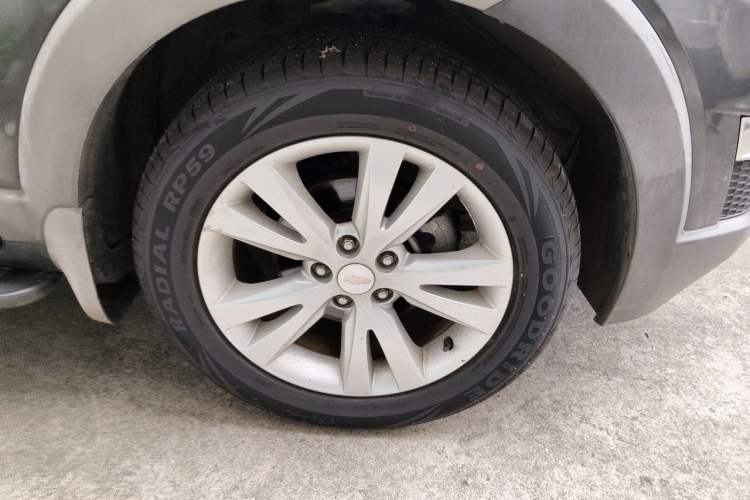 Used Chevrolet Captiva 2014 2.4L 4x4 Flagship Edition 7 Seats Right Front Wheel Hub