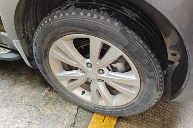 Used Chevrolet Captiva 2014 2.4L 4x4 Flagship Edition 7 Seats Right Front Wheel Hub