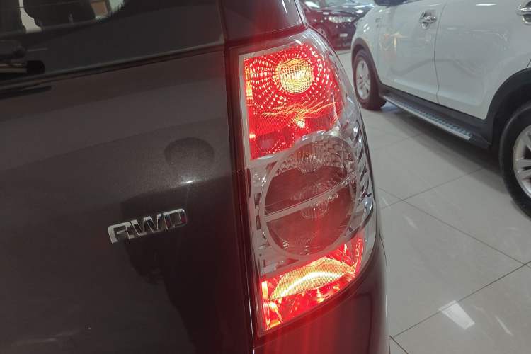 Used Chevrolet Captiva 2014 2.4L 4x4 Flagship Edition 7 Seats Right Rear Taillight