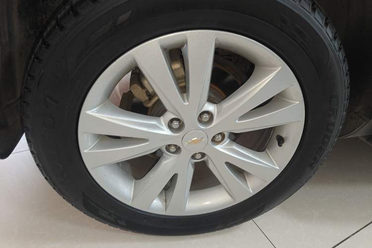 Used Chevrolet Captiva 2014 2.4L 4x4 Flagship Edition 7 Seats Right Rear Wheel Hub