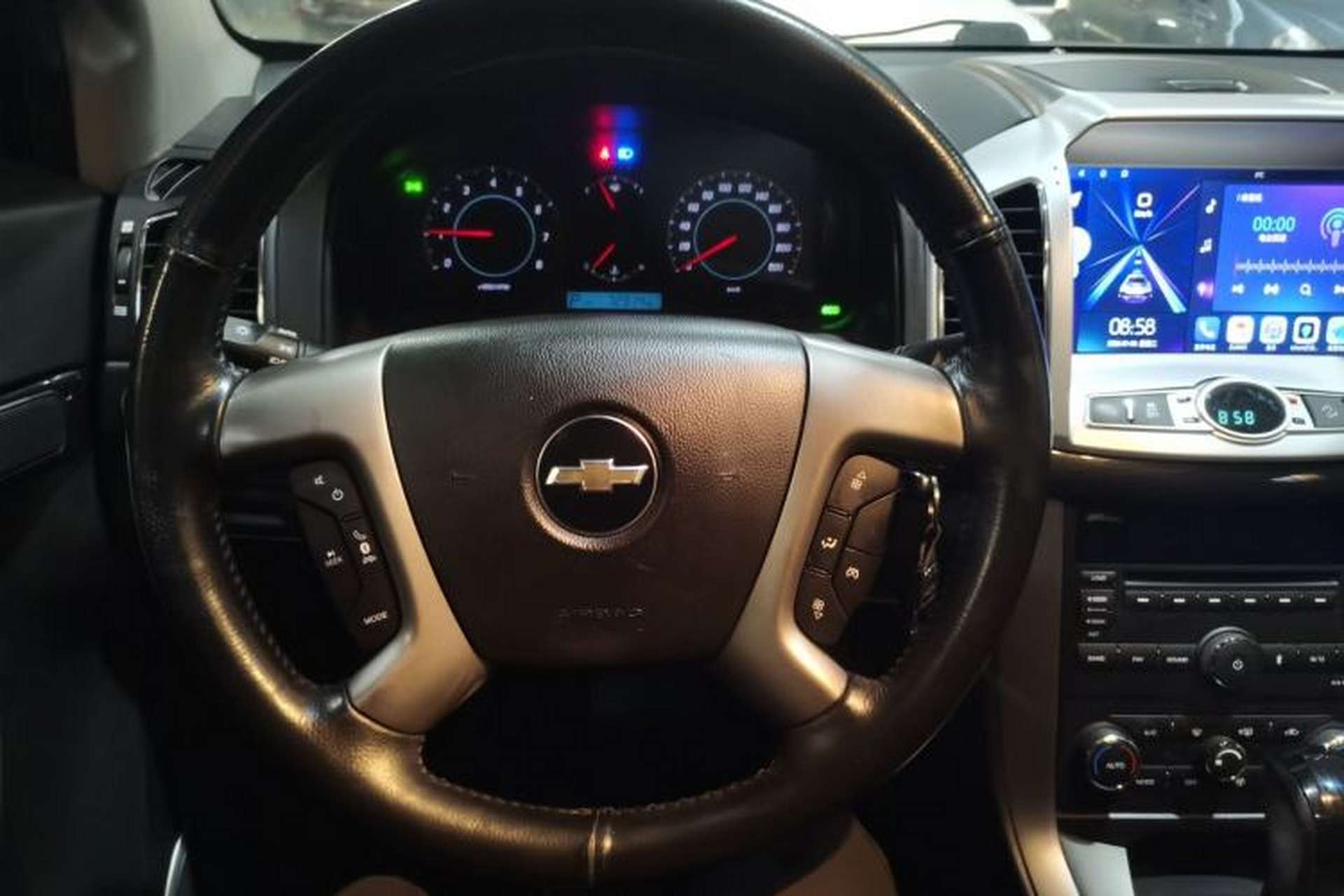 Used Chevrolet Captiva 2014 2.4L 4x4 Flagship Edition 7 Seats Steering Wheel