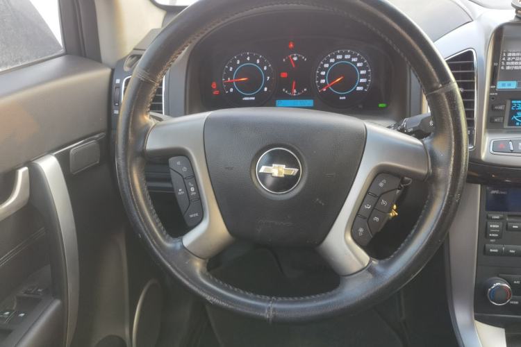 Used Chevrolet Captiva 2014 2.4L 4x4 Flagship Edition 7 Seats Steering Wheel