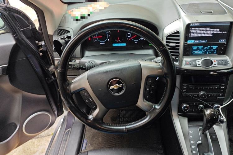 Used Chevrolet Captiva 2014 2.4L 4x4 Flagship Edition 7 Seats Steering Wheel