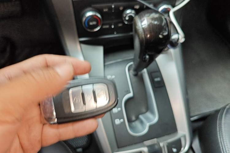 Used Chevrolet Captiva 2014 2.4L 4x4 Flagship Edition 7 Seats Vehicle Key