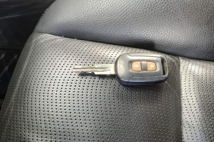 Used Chevrolet Captiva 2014 2.4L 4x4 Flagship Edition 7 Seats Vehicle Key