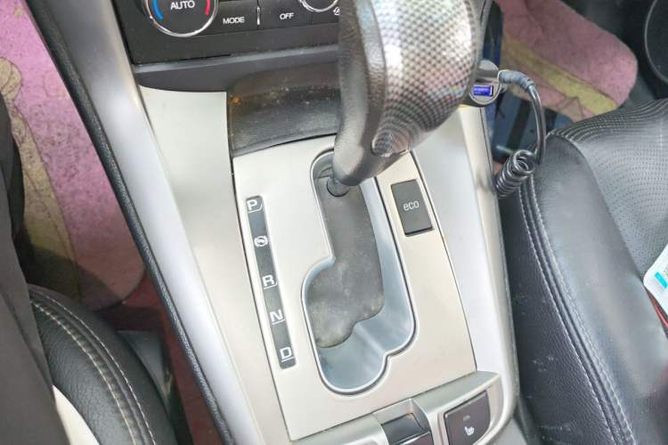 Used Chevrolet Captiva 2014 2.4L 4x4 Flagship Edition 7 Seats Gear Lever