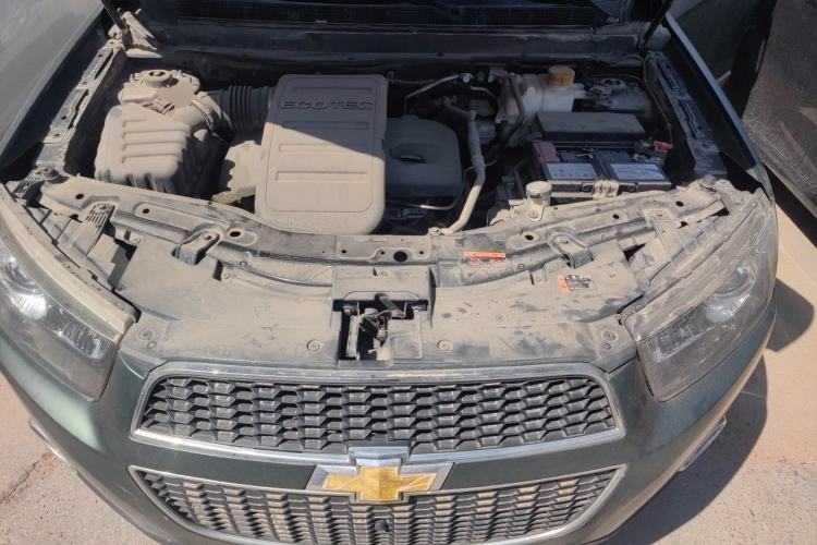 Used Chevrolet Captiva 2014 2.4L 4x4 Flagship Edition 7 Seats Engine Bay