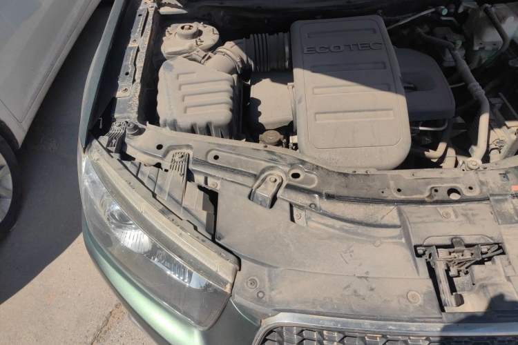 Used Chevrolet Captiva 2014 2.4L 4x4 Flagship Edition 7 Seats Engine Bay Right
