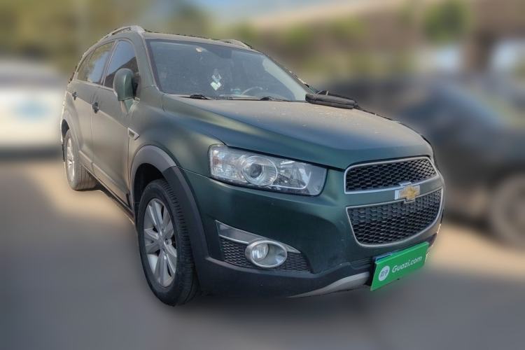 Used Chevrolet Captiva 2014 2.4L 4x4 Flagship Edition 7 Seats Front Right 45 Deg