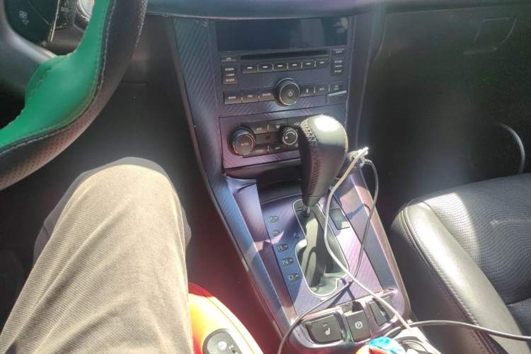 Used Chevrolet Captiva 2014 2.4L 4x4 Flagship Edition 7 Seats Gear Lever