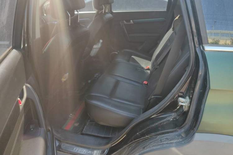 Used Chevrolet Captiva 2014 2.4L 4x4 Flagship Edition 7 Seats Left Rear Seat