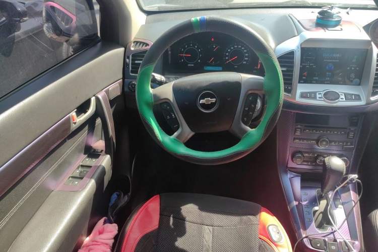 Used Chevrolet Captiva 2014 2.4L 4x4 Flagship Edition 7 Seats Steering Wheel
