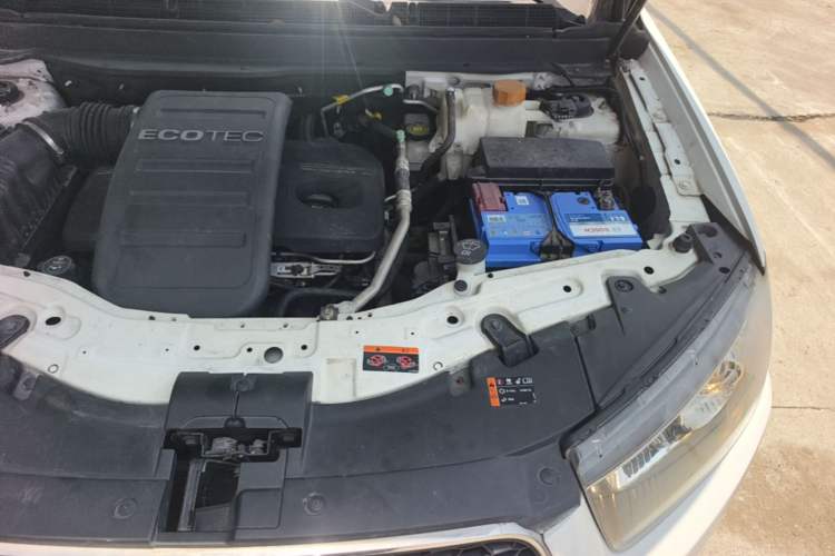 Used Chevrolet Captiva 2014 2.4L 4x4 Flagship Edition 7 Seats Engine Bay Left
