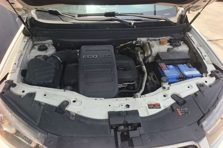 Used Chevrolet Captiva 2014 2.4L 4x4 Flagship Edition 7 Seats Engine Bay