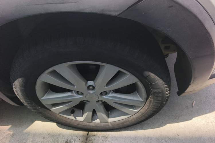 Used Chevrolet Captiva 2014 2.4L 4x4 Flagship Edition 7 Seats Right Front Wheel Hub