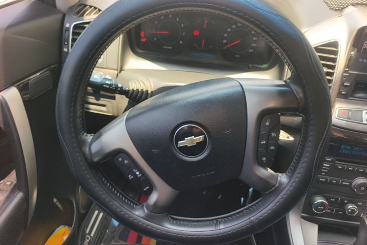 Used Chevrolet Captiva 2014 2.4L 4x4 Flagship Edition 7 Seats Steering Wheel