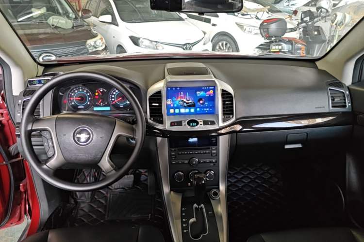 Used Chevrolet Captiva 2014 2.4L Two-Wheel Drive Urban Version 7 Seats Center Console