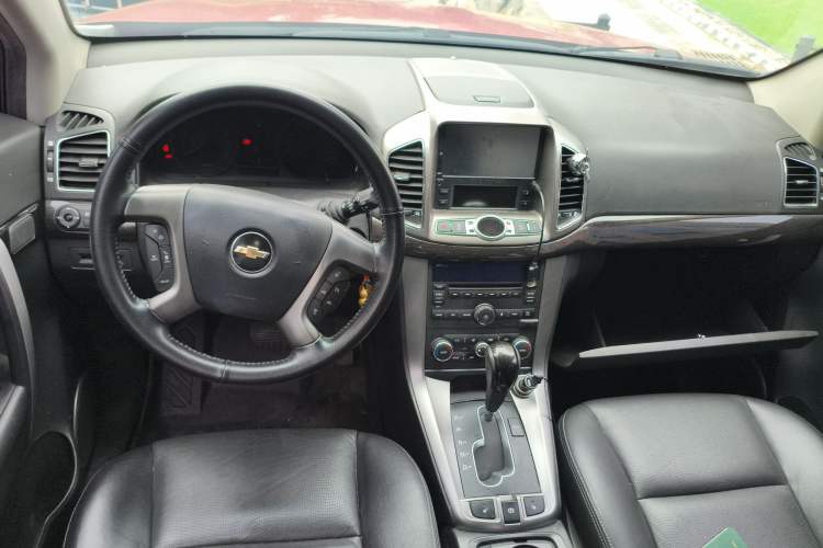 Used Chevrolet Captiva 2014 2.4L 4x4 Flagship Edition 7 Seats Center Console