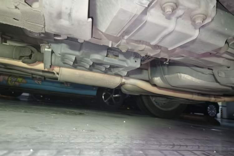 Used Chevrolet Captiva 2014 2.4L 4x4 Flagship Edition 7 Seats Chassis Rear Left
