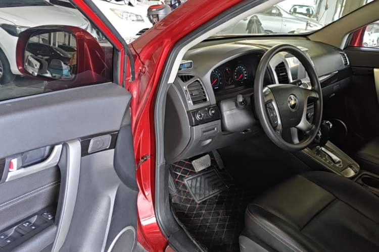 Used Chevrolet Captiva 2014 2.4L Two-Wheel Drive Urban Version 7 Seats Driver Seat