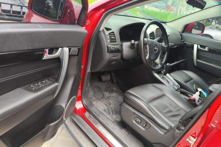Used Chevrolet Captiva 2014 2.4L 4x4 Flagship Edition 7 Seats Driver Seat