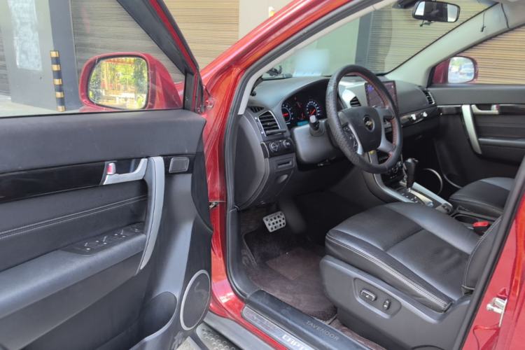 Used Chevrolet Captiva 2014 2.4L Two-Wheel Drive Urban Version 7 Seats Driver Seat